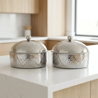 Kitchen & Dining