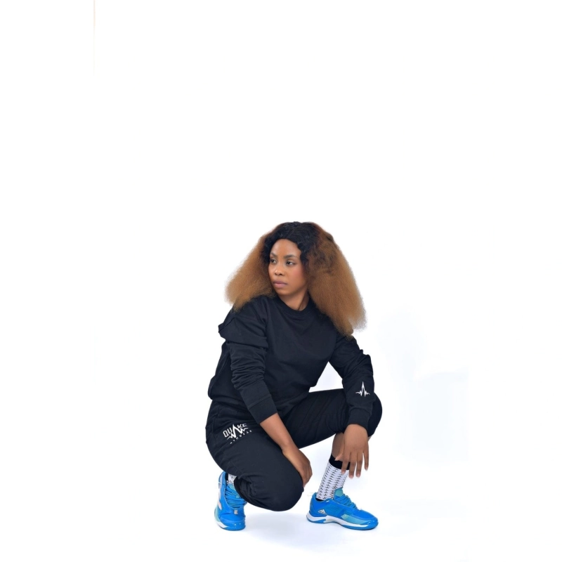 Q-One Sweater - Black