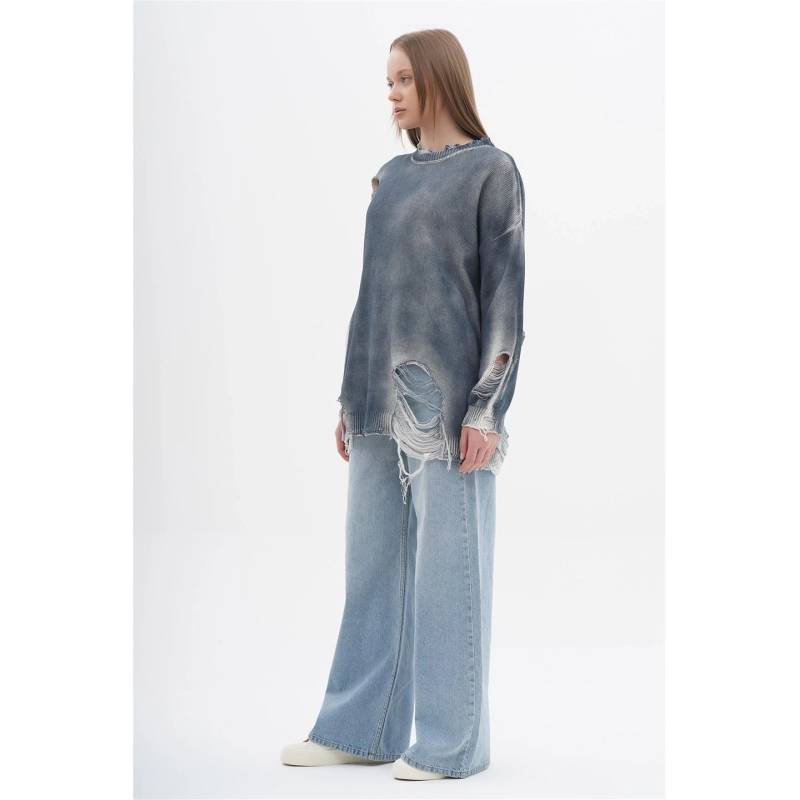 OVERSIZED DESTROYED KNIT SWEATER WITH SPREY COLOR