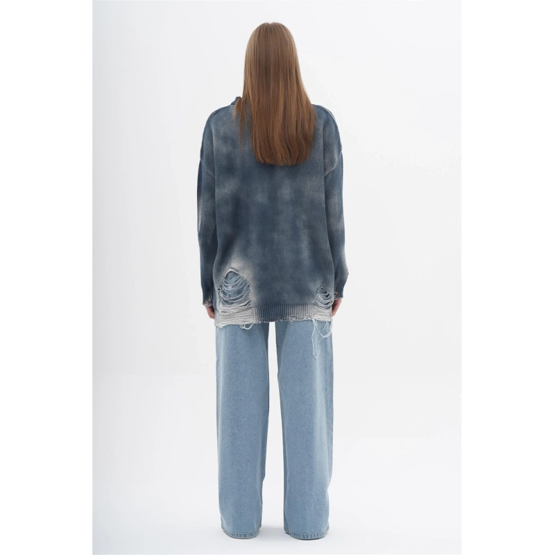 OVERSIZED DESTROYED KNIT SWEATER WITH SPREY COLOR
