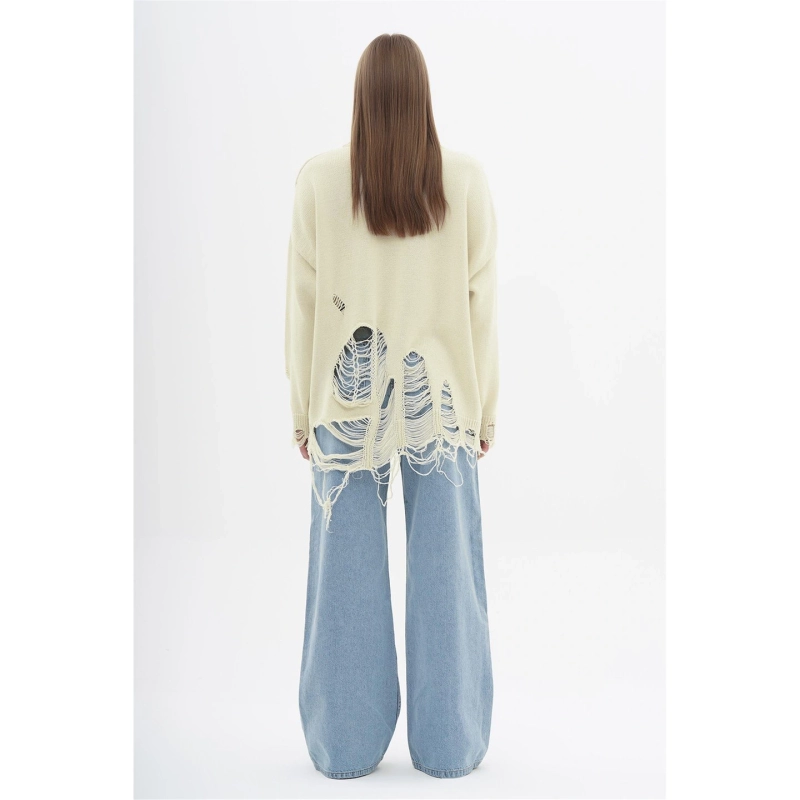 OVERSIZED DESTROYED KNIT SWEATER