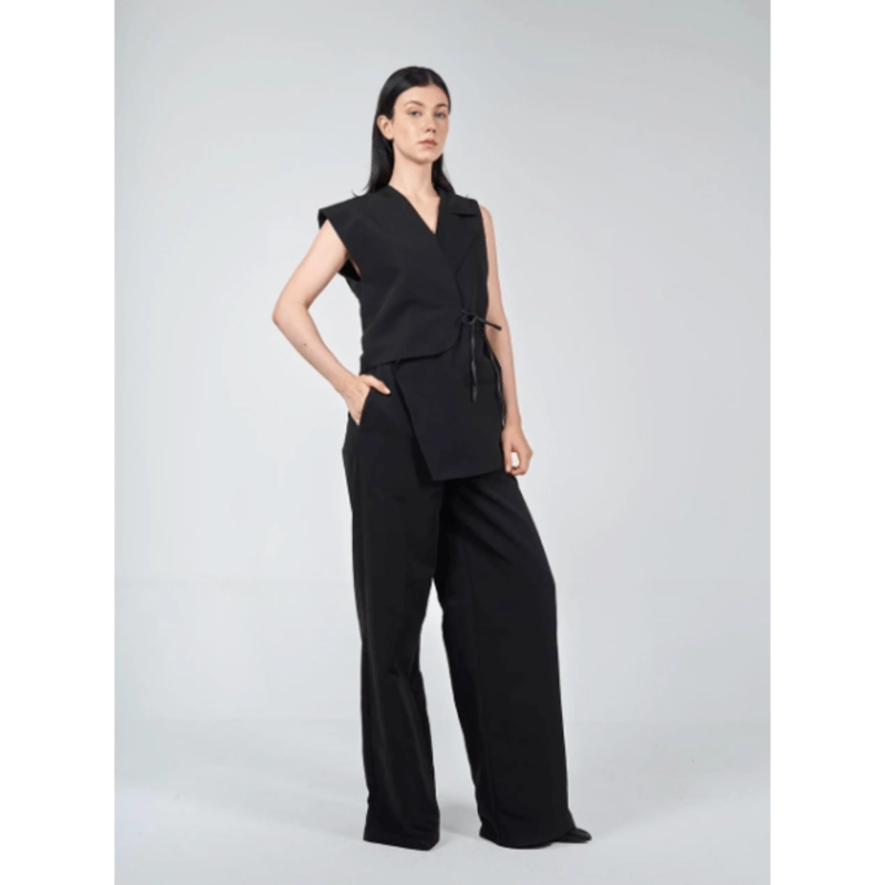Asymmetrical Sleeveless Vest with Contrast Binding