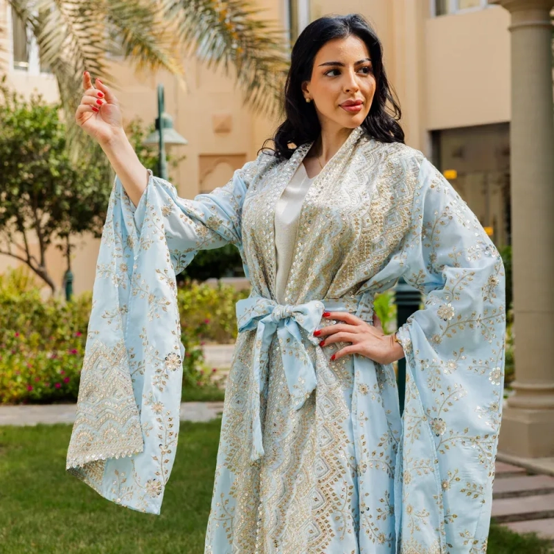 عباية نسائية أنيقة مفتوحة بقصة عادية مع فستان داخلي - كتان مطرز، مناسبة للارتداء اليومي