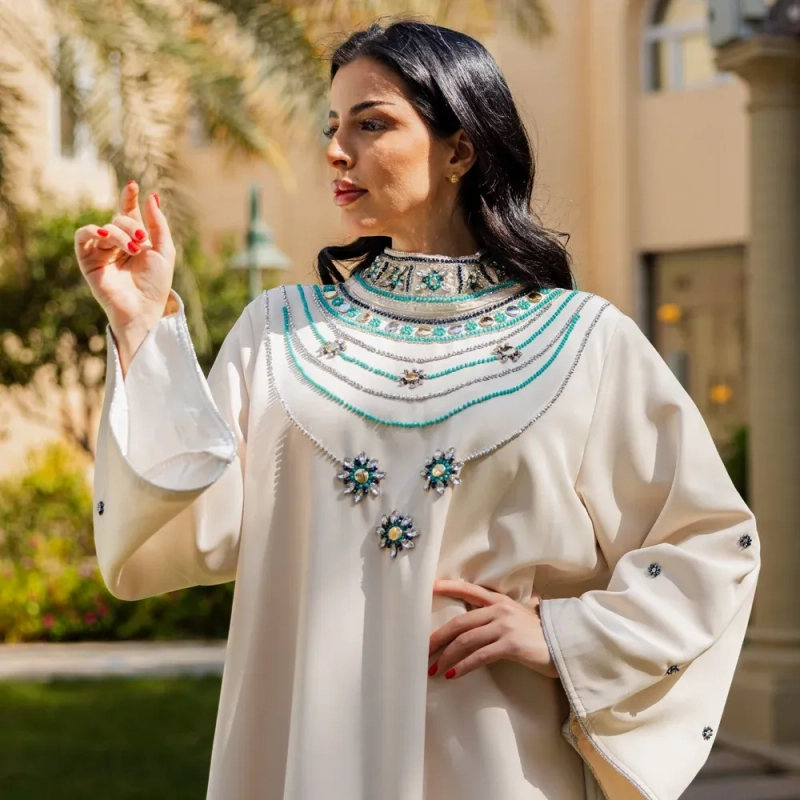عباية نسائية أنيقة مطرزة بالخرز - للمناسبات الاحتفالية والرسمية