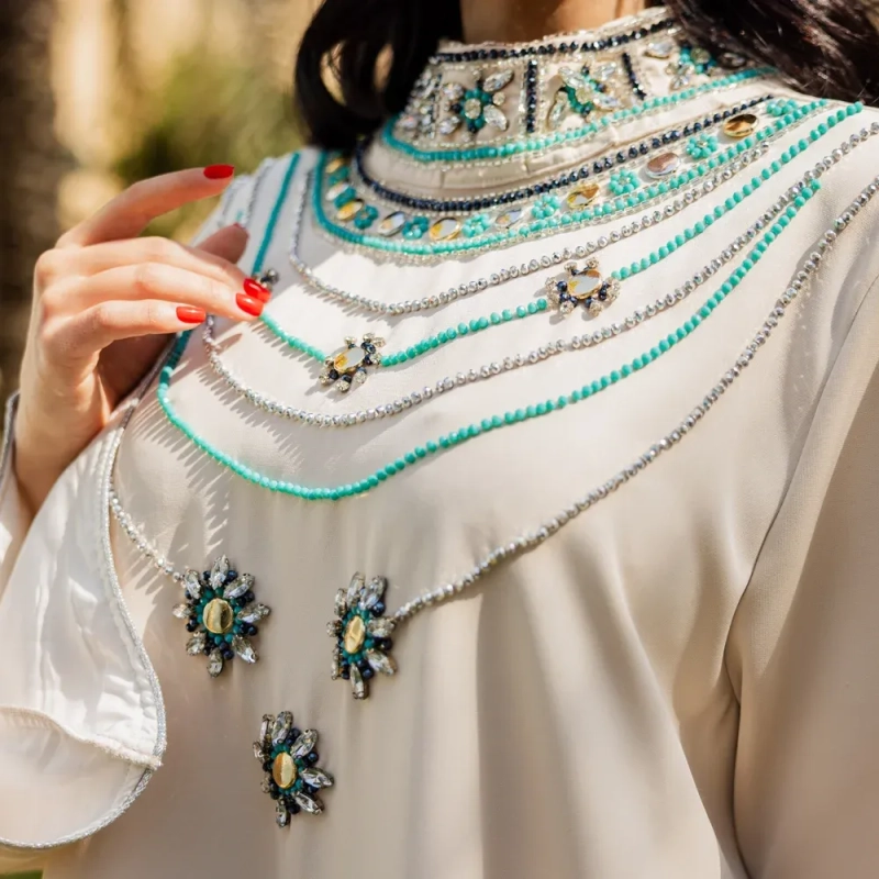 عباية نسائية أنيقة مطرزة بالخرز - للمناسبات الاحتفالية والرسمية