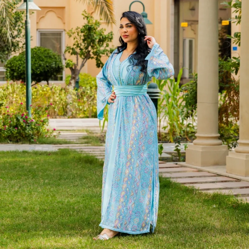 قفطان نسائي أنيق مفتوح بقصة عادية مع حزام - كريب مطرز، مناسب للمناسبات الاحتفالية والارتداء اليومي