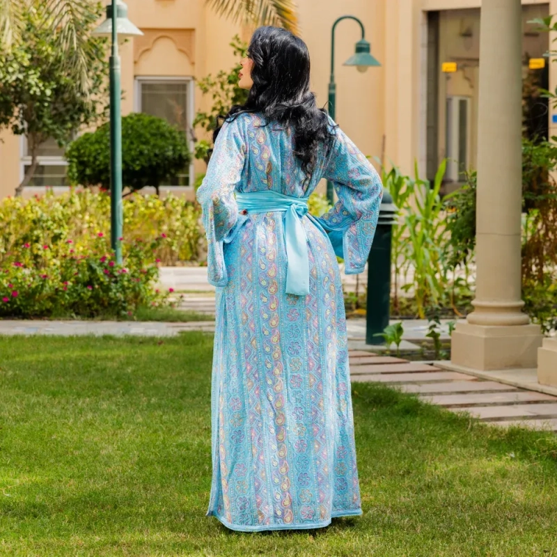 قفطان نسائي أنيق مفتوح بقصة عادية مع حزام - كريب مطرز، مناسب للمناسبات الاحتفالية والارتداء اليومي