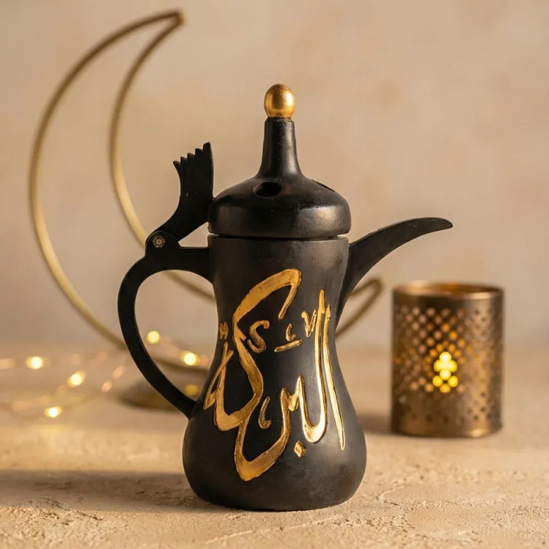 Incense Burner &ndash; Black &amp; Gold - A sophisticated blend of traditional fragrance and modern elegance