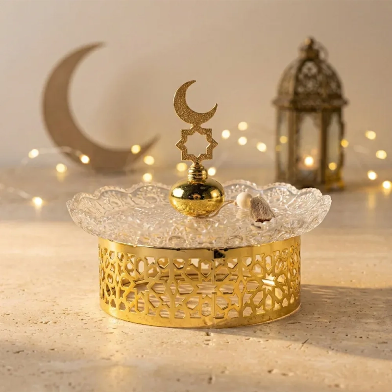 Round Ramadan Serving Tray - Golden color &ndash; A shimmering centerpiece for your festive hospitality