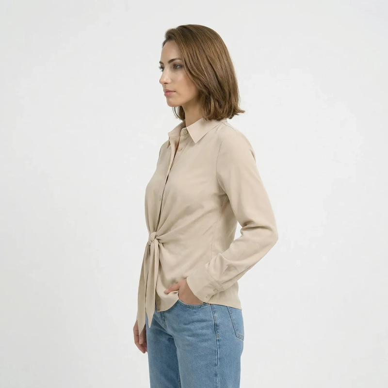 قميص نسائي بأكمام طويلة بتصميم أنيق وبسيط مناسب للارتداء اليومي والمناسبات شبه الرسمية - أبيض