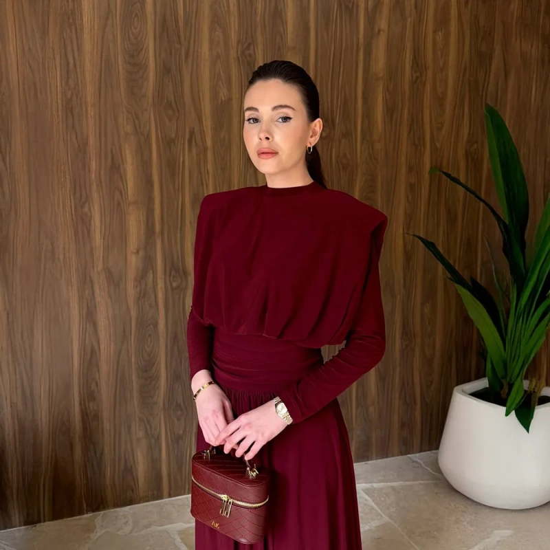 Women's Sleek Long Dress - Evening Wear and Formal Events - Maroon