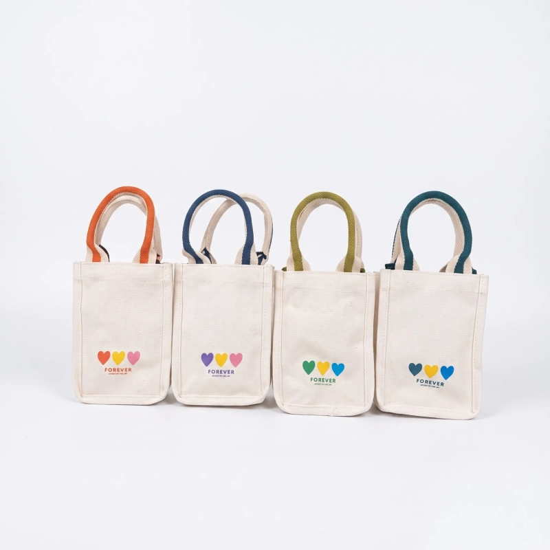 Square Canvas Crossbody Bag / Flipped Sweetheart Series Coated Shopping Bag